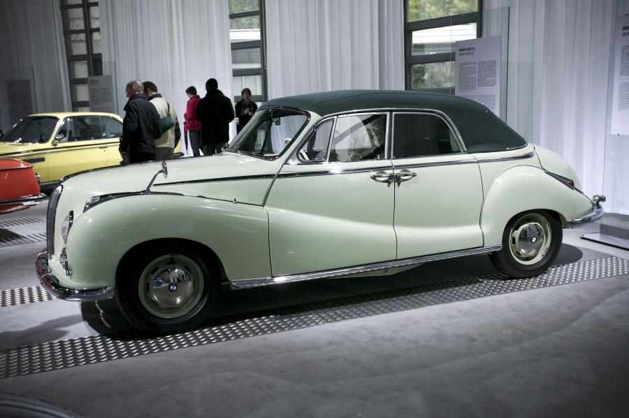  BMW 502 1954 года  (фото 6 из 6)